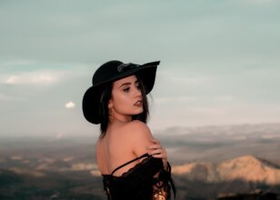 How To Attract And Impress A Mexican Woman?