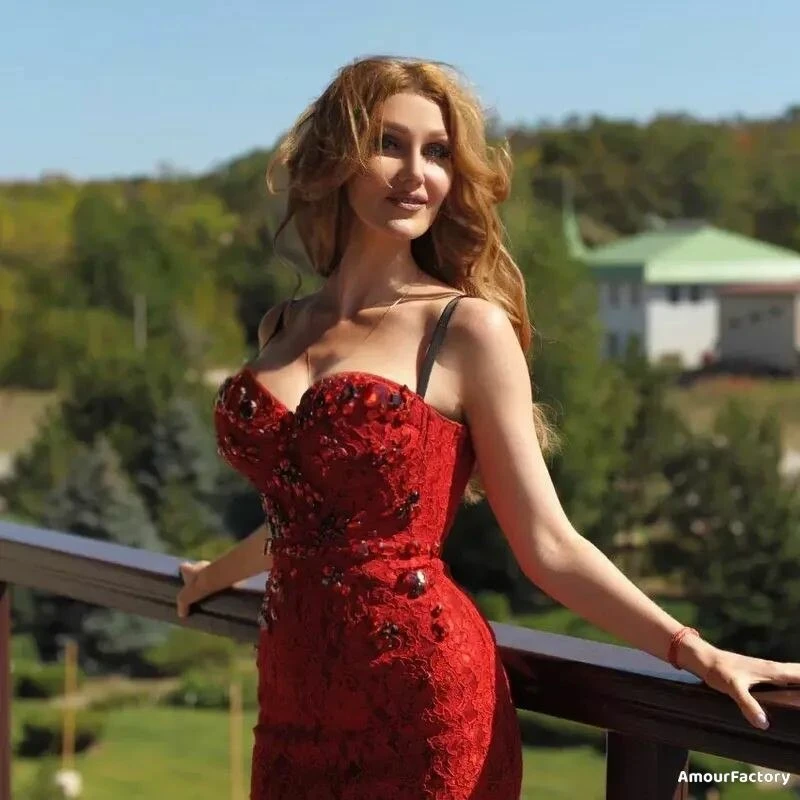 Alexandra, 37