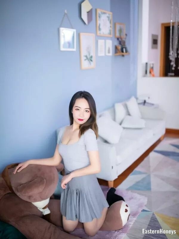 Xiueying, 21