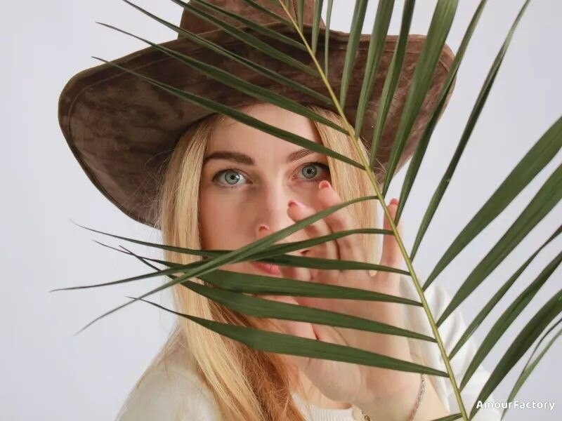 Hanna, 30